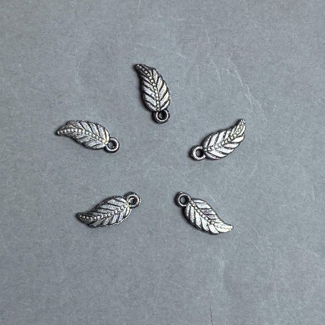 CLEARANCE! Packaging 0.5 kg Findings pendant Leaf plastic color dark silver, dimensions 17x7x3mm± hole diameter 2mm+