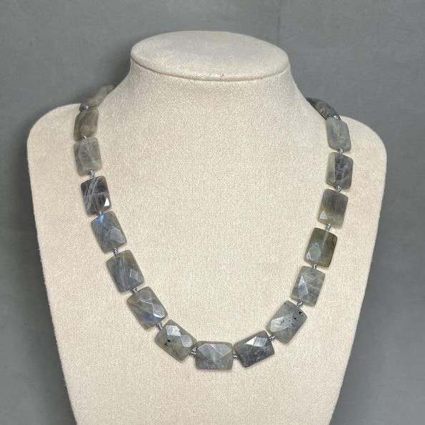 Necklace Labradorite with Iridescence, Faceted Bead Link 16×12 mm, length 50 cm, with clasp