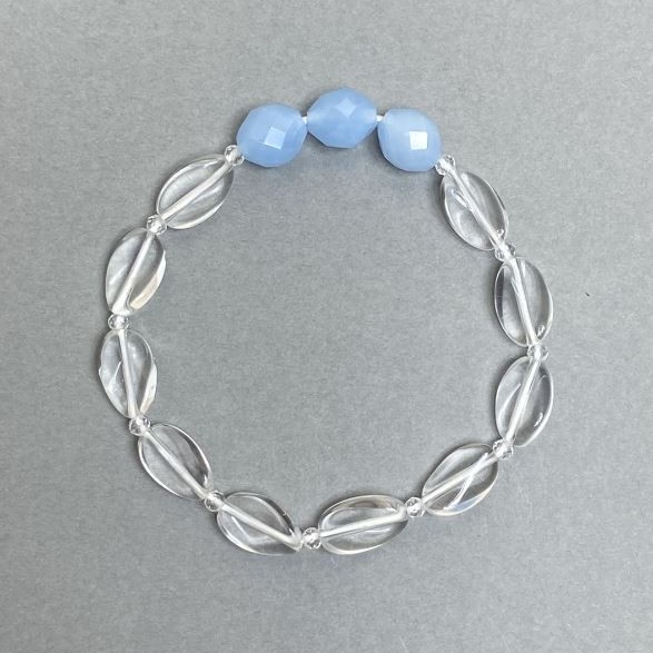 Bracelet Mountain Crystal Tumbled Oval, diameter 12x8x4mm + Aquamarine Faceted Bead 10x8.5mm+, length 18cm stretch