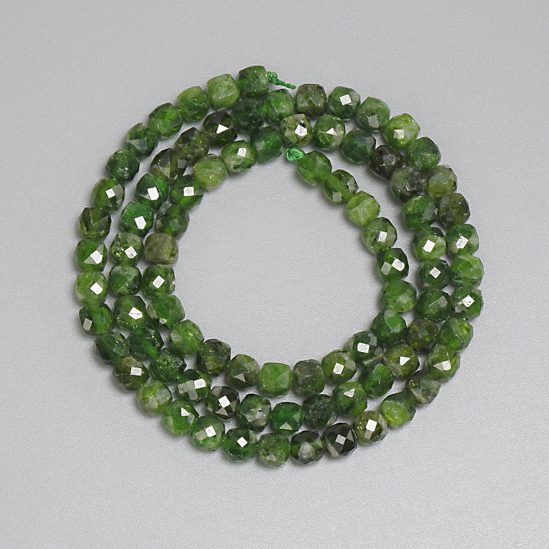 Diopside Beads Faceted Cube 4x4mm ±, Thread Length 38cm ±