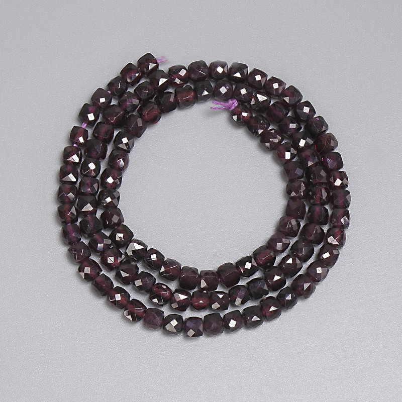 Garnet Beads Granulated Cube 4x4mm ±, length 39cm ± on thread