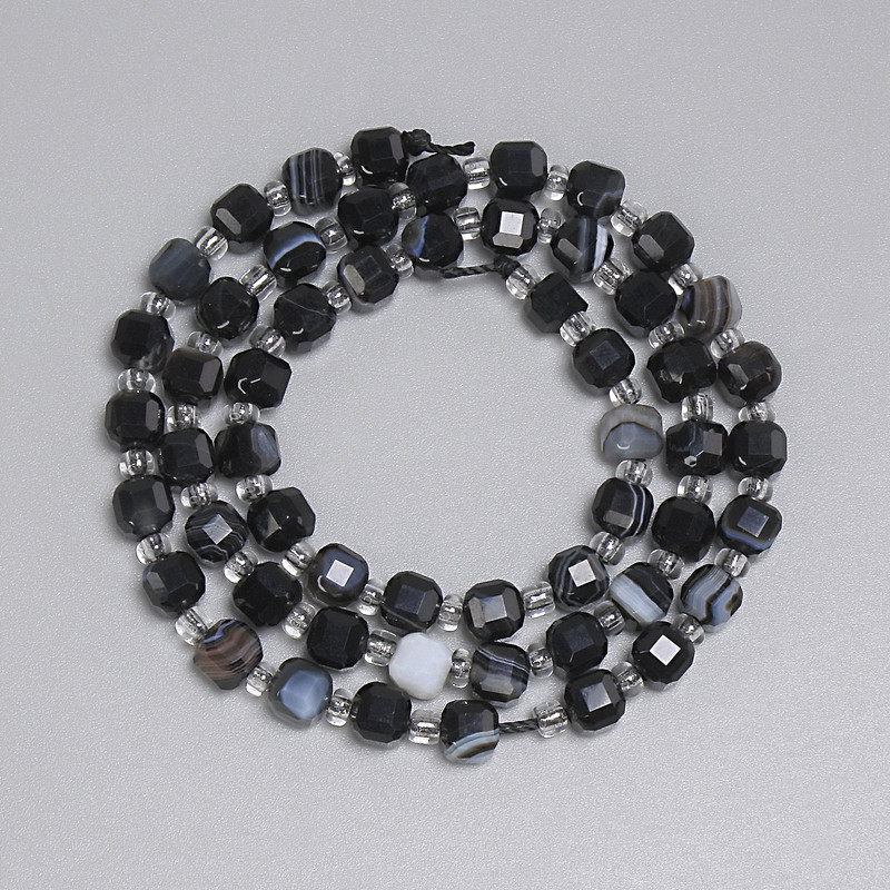 Agate Beads, Faceted Cubes 5x5mm, 3mm Seed Beads, 38cm Necklace Length