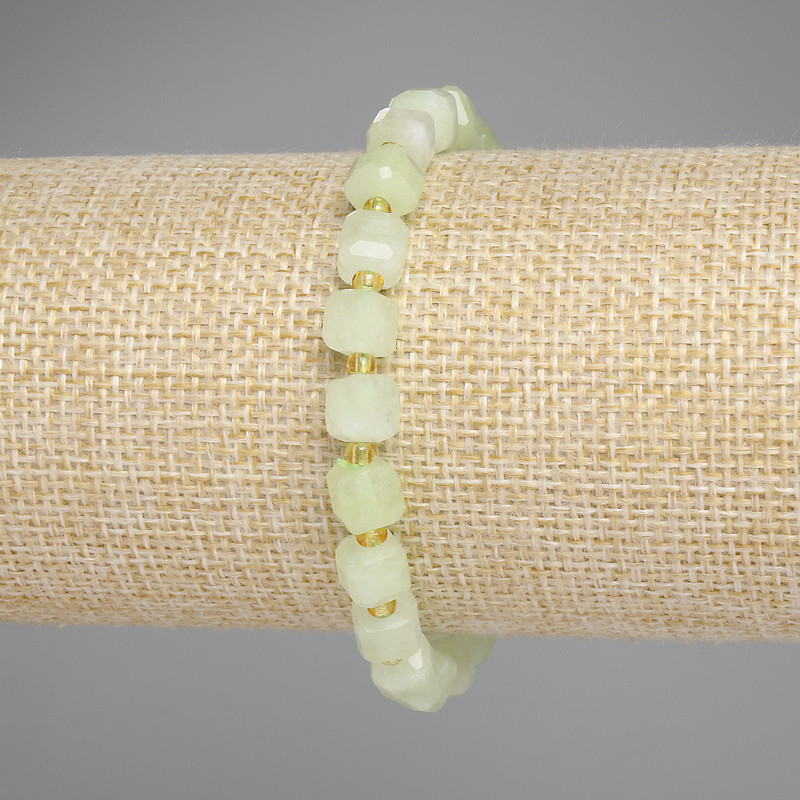 Bracelet Chrysoprase Olivine Faceted Cube, diameter 6.5x6.5mm, 3mm+ seed beads, length 18cm, elastic