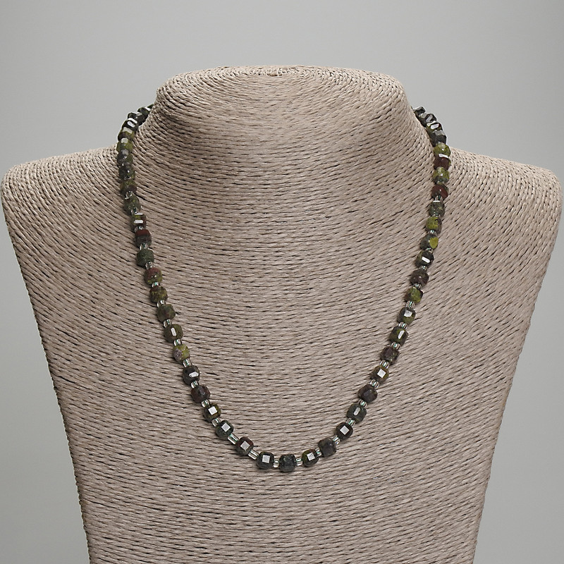 Jasper Necklace Dragon's Blood Garnet Faceted Cubes, diameter 5x5mm±; seed beads 3mm±; length 45mm± with clasp