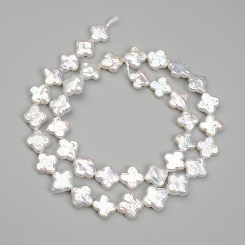 Baroque pearls with petrol undertone on a thread, clover shape, diameter 9.5-10×9.5-10mm, ±, length 39cm ±