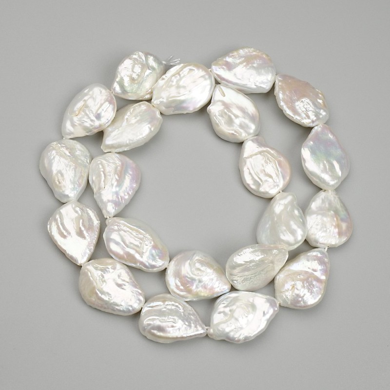 Baroque Pearls with petrol iridescence, diameter 19-21×14-14.5 mm, 5mm +/-, cord length 39 cm+