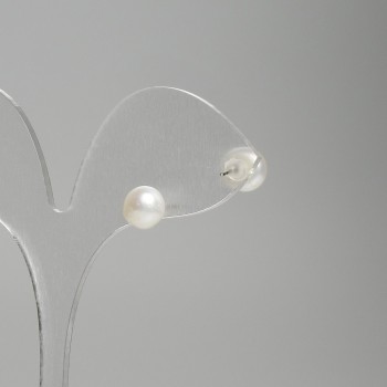 Stud Earrings Freshwater Pearls, 6mm diameter+