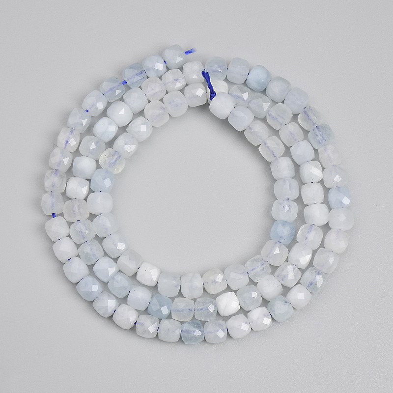 Aquamarine Beads Faceted Cubes 4×4mm +-, thread length 39cm+-