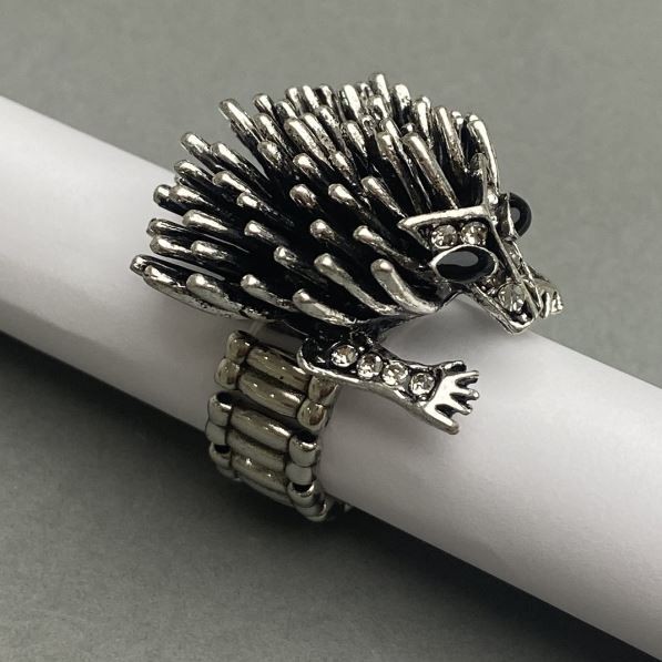 Ring 'Sonic Hedgehog' Hedgehog 30x33x17mm ± white and black rhinestones, silver metal base on elastic, 10x5mm chain+