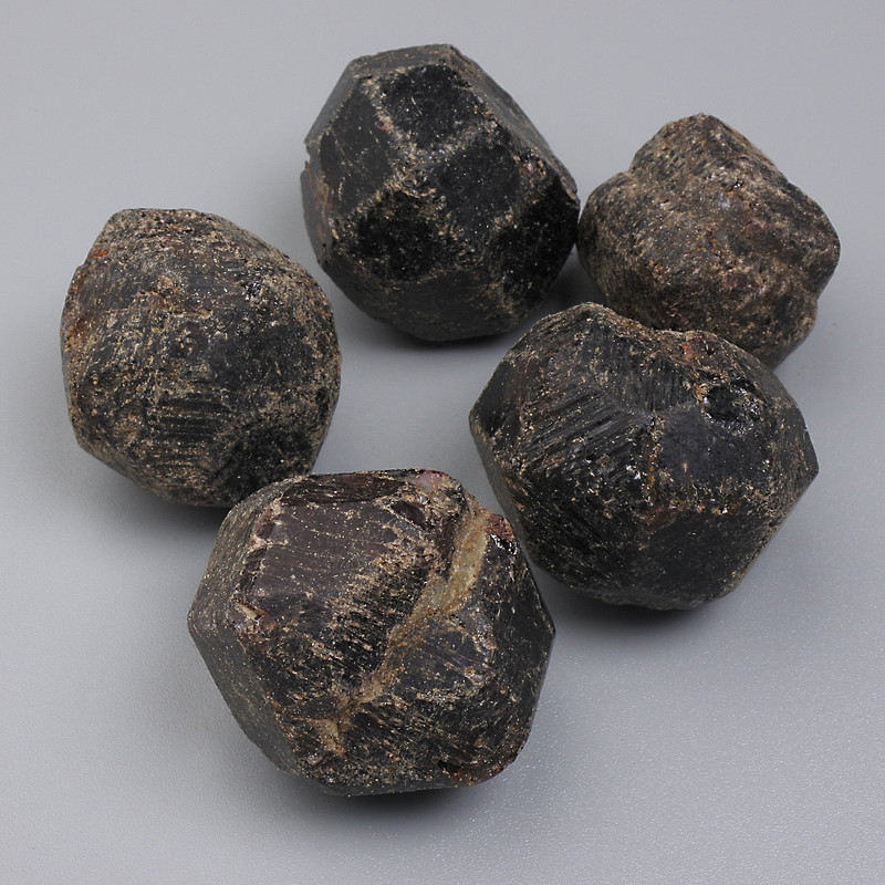 Natural Garnet Cabochon stone without hole 20-26×20-24mm± (per 100 g±)