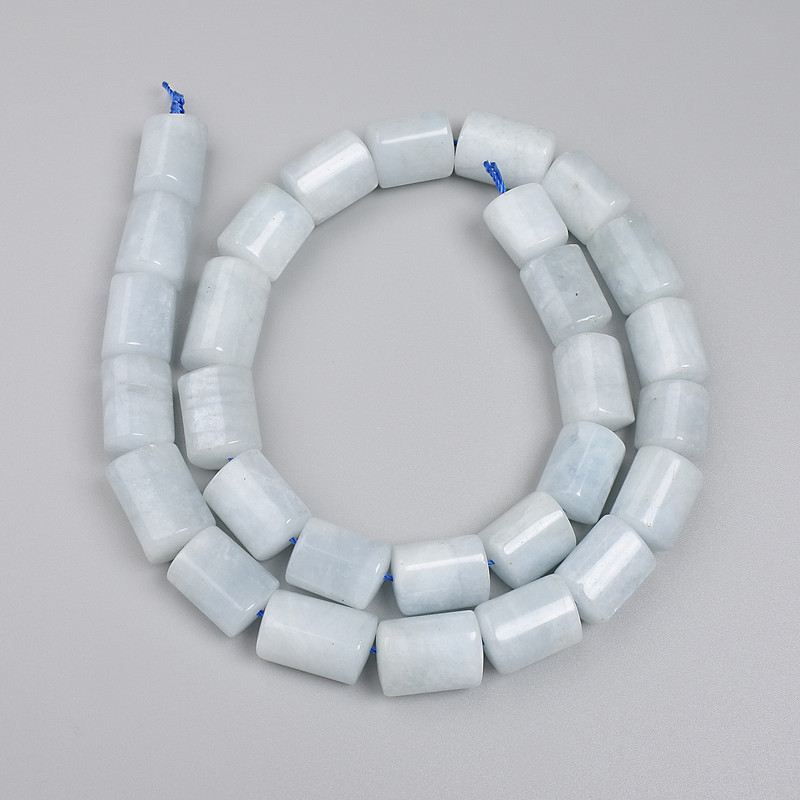 Aquamarine Triangular Nugget Beads, 10–16×10 mm, on thread, 39 cm long