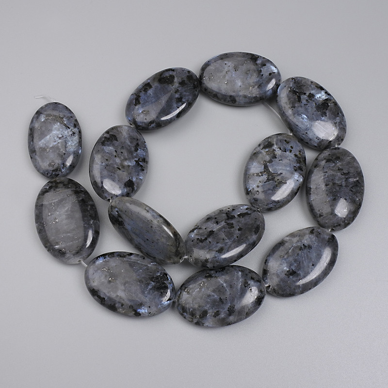 Labradorite Beads oval, diameter 30×20mm± on fishing line, length 38cm+