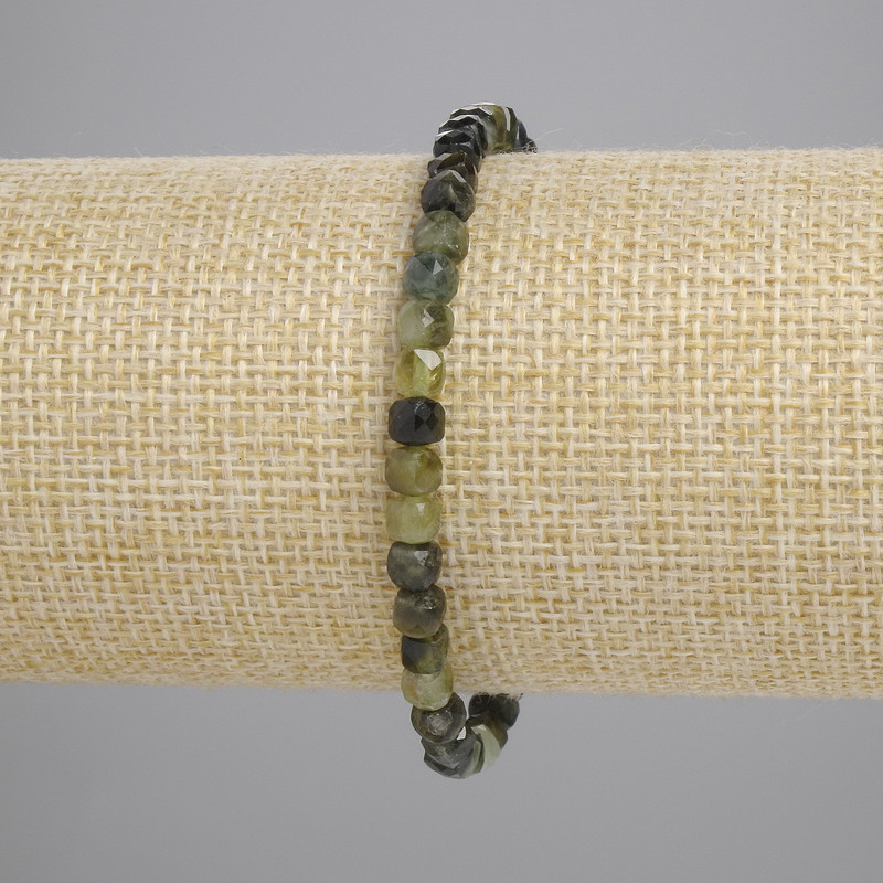 Bracelet Green Tourmaline Faceted Cube 4x4mm ±, length 18cm ± Stretch