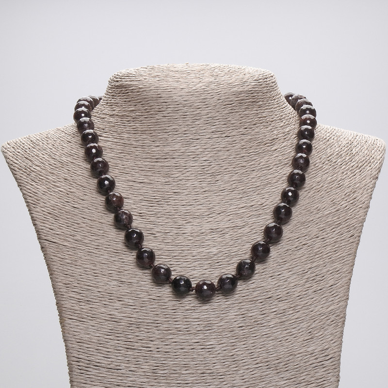 Garnet Bead Necklace, faceted round beads, diameter 9mm±, length 45cm± with clasp