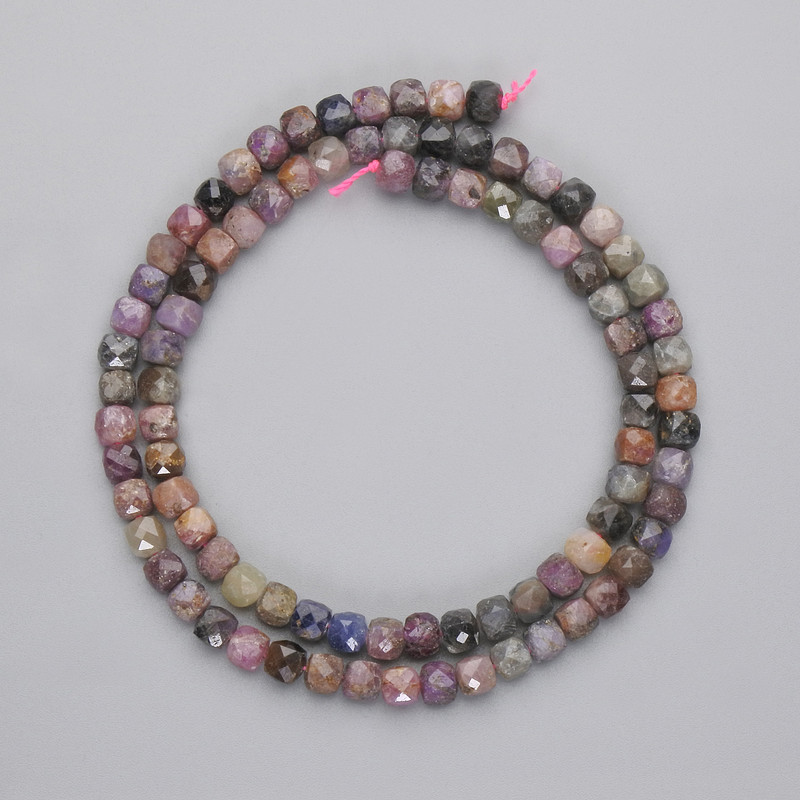 Ruby Beads Sapphire Beads faceted cube, diameter 4x4mm±, length 39cm± on thread