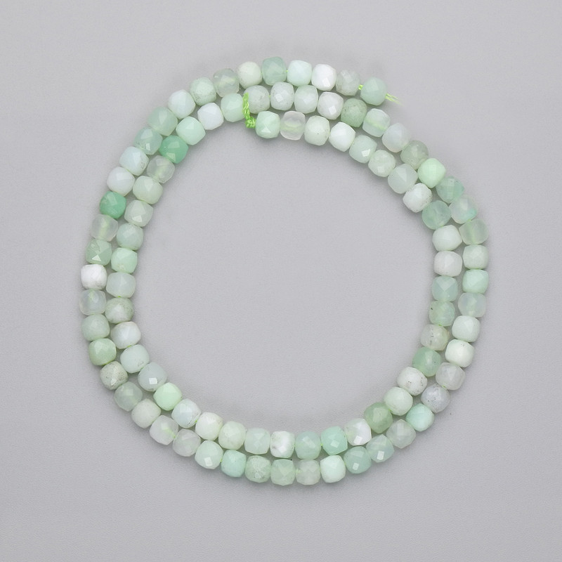 Emerald Beads Faceted Cubes, 4x4 mm diameter, 39 cm on thread