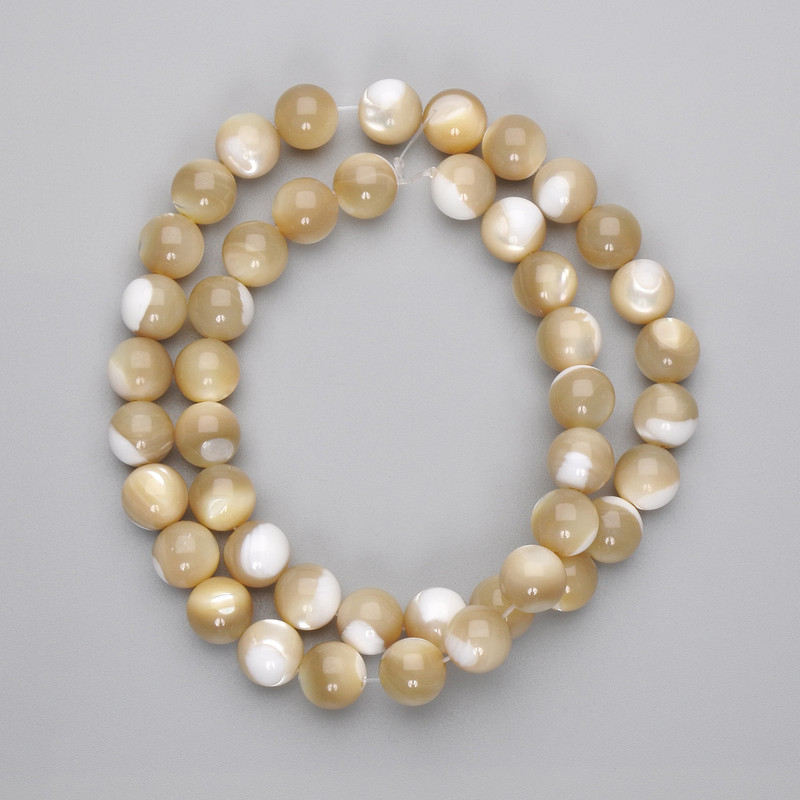 Beige Pearl Beads round smooth bead diameter 8.5mm+, length 39cm on a thread
