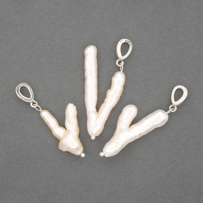 Pendant of Baroque Pearl with Petrol Tint 21-33×15-17mm ±, length 40mm± (assorted sizes)