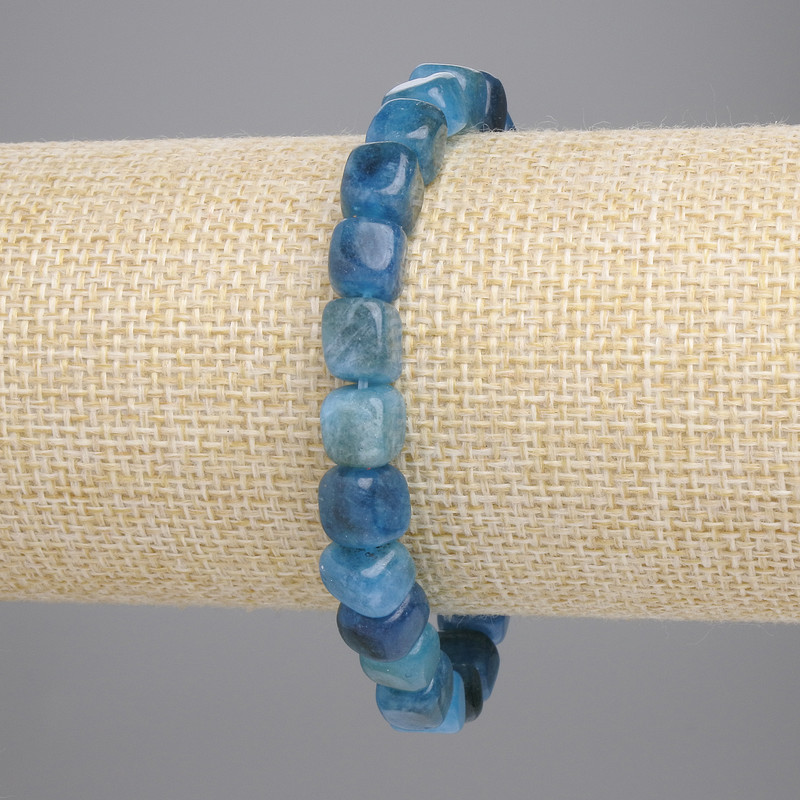 Apatite Cube Bracelet 7x7mm +-, length 18 cm +- stretch