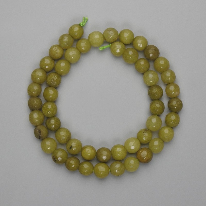 Chrysoprase Beads, Olivine Faceted Sphere, 7.5 mm diameter, 38 cm length on thread