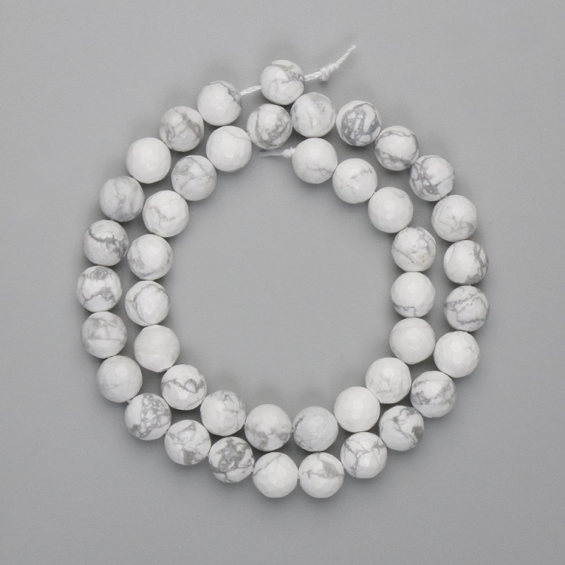 Howlite Beads, faceted round sphere, diameter 8.5mm ±, thread length 37cm ±