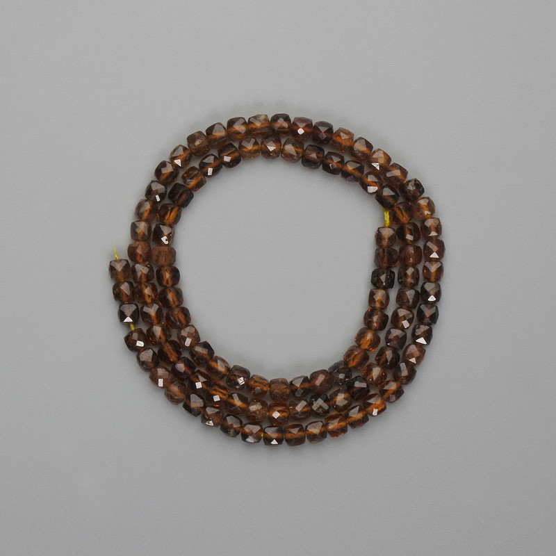Gossonite Faceted Cube Beads 4mm, on Thread, 39cm+/-