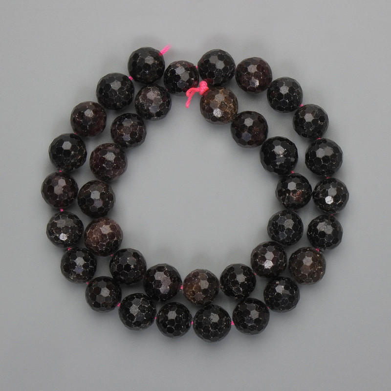 Garnet Beads, Faceted Round 10mm, Thread Length 36cm