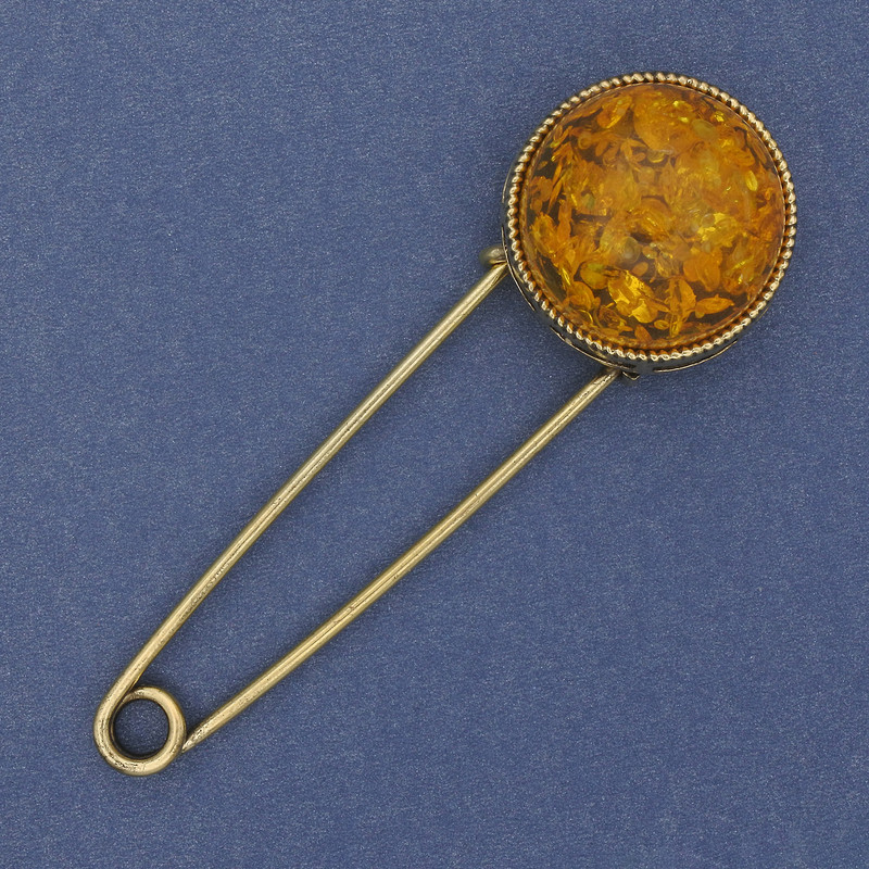 Brooch Pin Amber (singular) 76x24mm+- metal color: golden