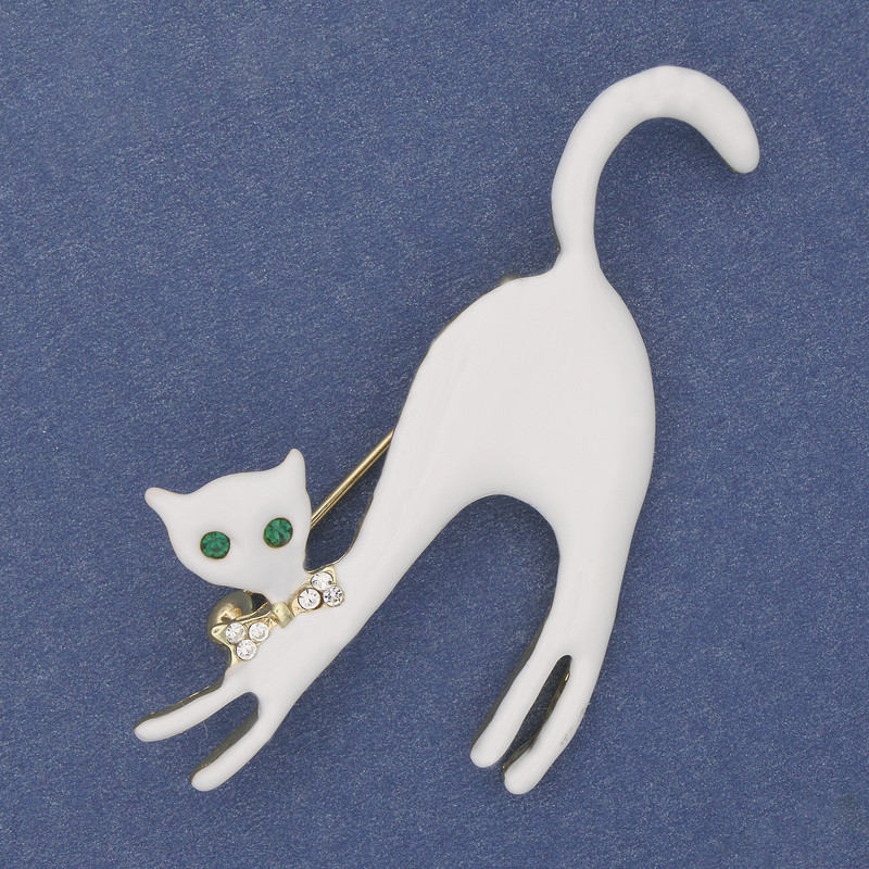 Brooch Cat White Enamel with Crystals Gold-Tone Metal 60x37mm+