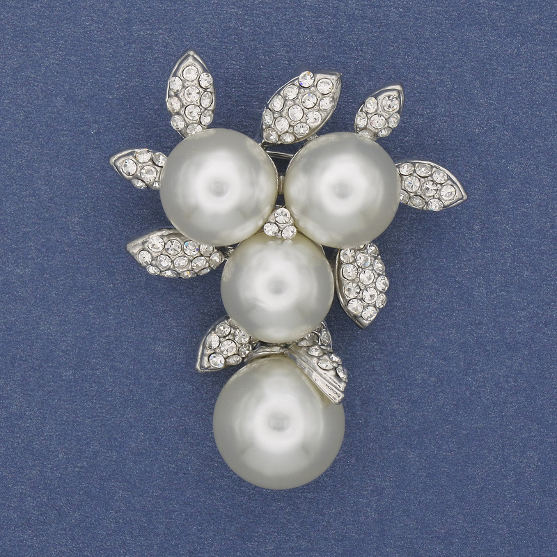 Brooch pendant with white pearls and rhinestones, silver-toned metal 44x36mm+