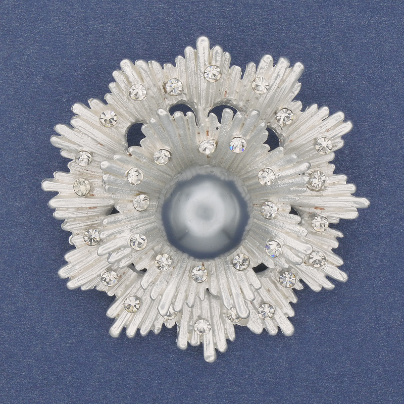 Brooch with Grey Pearl Majorca Pearl - Pearlized Gray Pearl on Silver Metal 48mm+