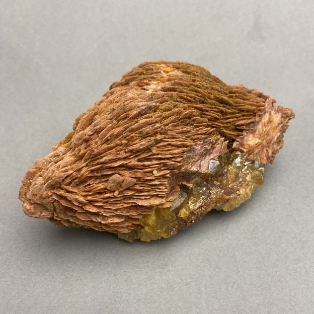 Barite natural unprocessed stone, diameter 100x72x40mm±, weight 475 g