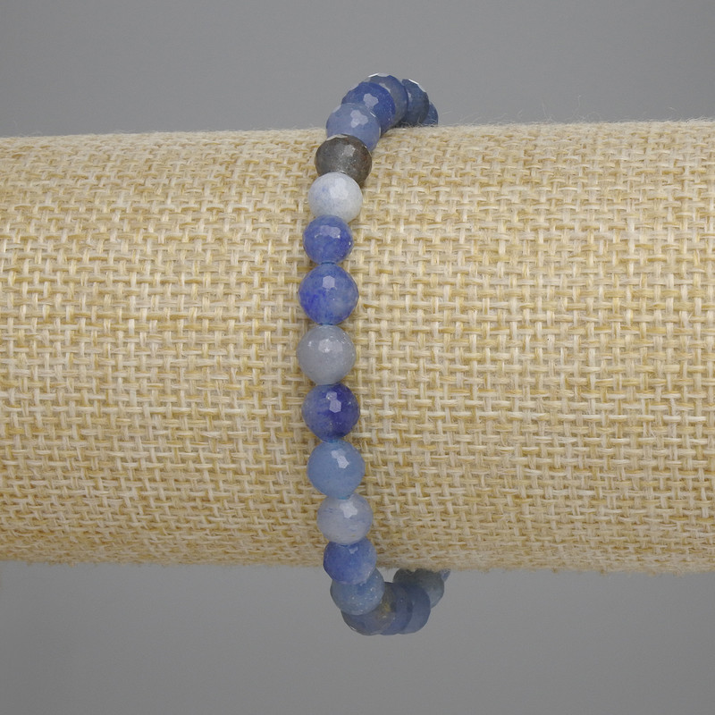 Bracelet of blue aventurine, faceted round bead 6mm, length 18cm, stretch