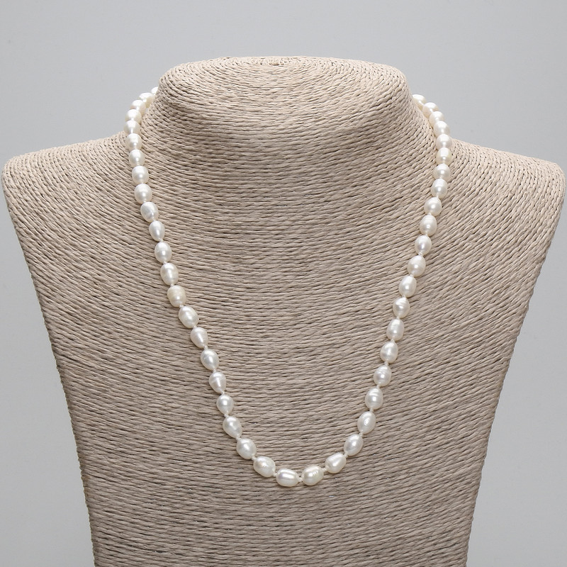 Necklace of natural freshwater pearls 7x5mm, length 45cm, plus a 5cm extender chain