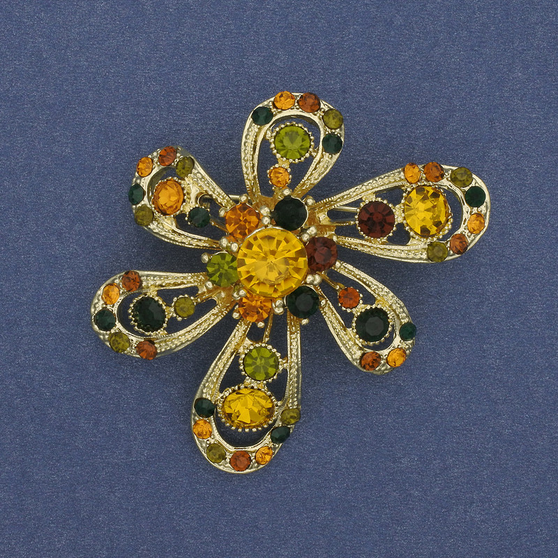 Brooch Flower with Rhinestones in Golden Metal 46x47mm+
