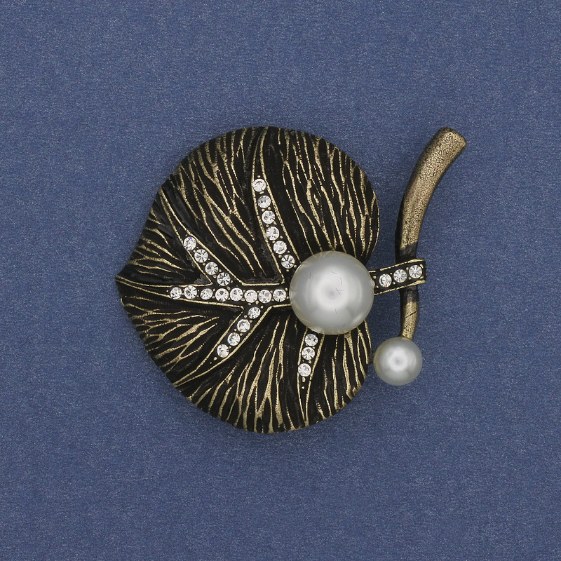 Brooch Leaf with Pearls and Rhinestones Bronze Color 37x42mm+