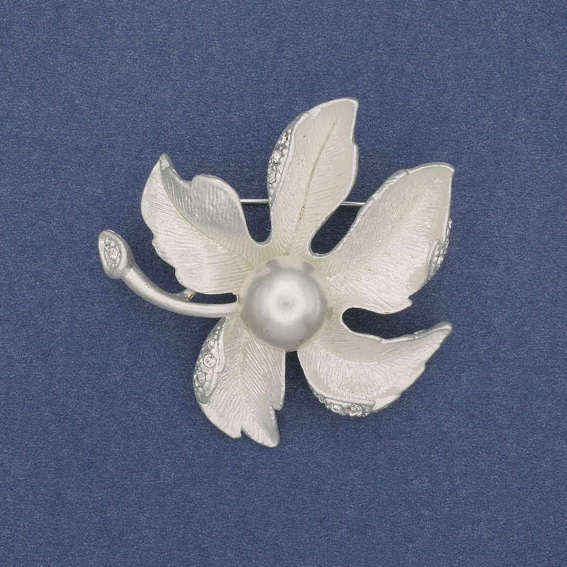 Brooch Leaf with Pearl, Rhinestones, Enamel, Silver-toned Metal 46mm+