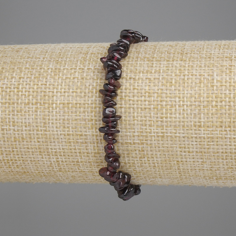Garnet Chip Bracelet, diameter 3-7, 5x1, 5-3mm±, length 18cm± stretch