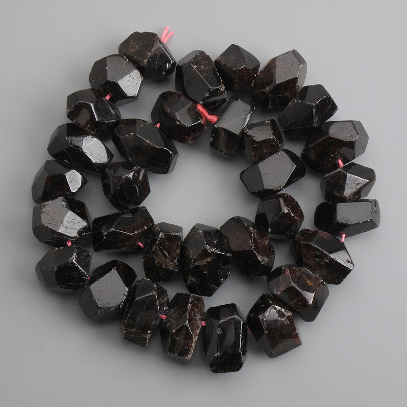 Garnet Beads Multicrystal, diameter 15-21×9-14 mm±, length 39 cm ± with natural imperfections