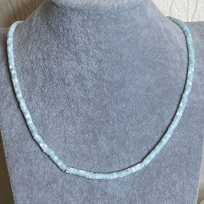 Necklace made of natural mother-of-pearl smooth rondelle beads, diameter 4x2mm, length 45cm, with clasp