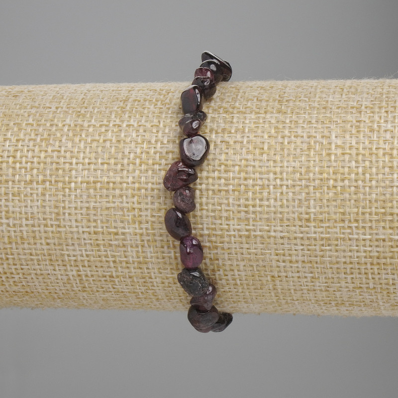 Garnet bracelet tumbled, diameter 5-8x5-7 mm ±, length 18 cm ± stretch