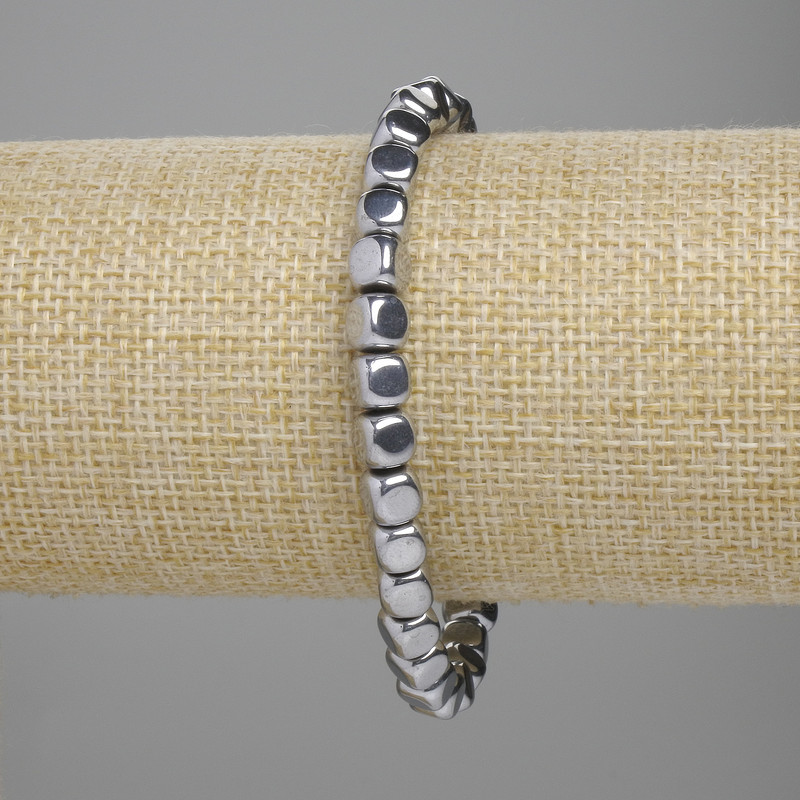 Hematite bracelet cube, diameter 5, 5x5, 5mm+- silver color, length 18cm+- stretch
