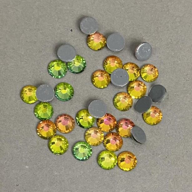 Multi-color rhinestones with cold fixation, diameter 6mm +- pack /295g (+ -)