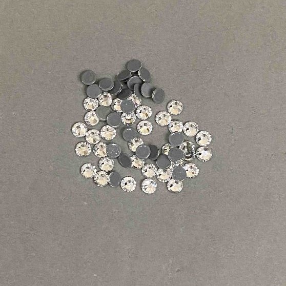 Rhinestones for cold fixation white color, diameter 5mm ± pack /290g (+ -)
