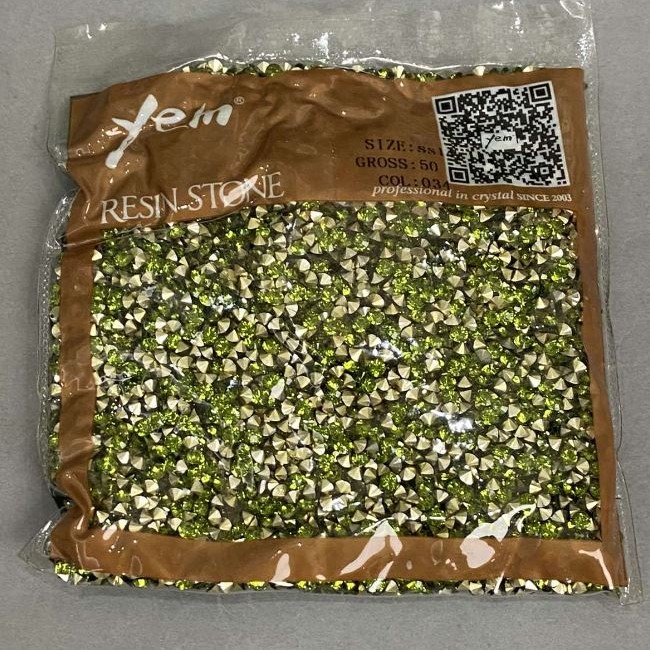 Green rhinestones stones, diameter 4 mm+- packaged /75 g (+ -)