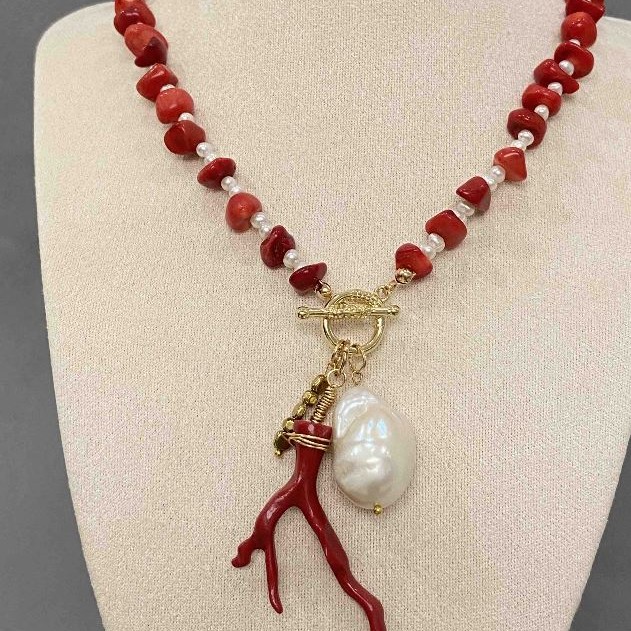 Coral necklace with chip beads, diameter 8–10 mm ± River pearls oval, diameter 4×3 mm ± with pendants Branch and Baroque pearl, length 43 cm + Toggle clasp