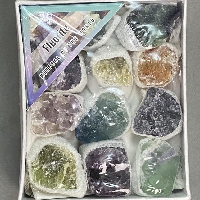 Souvenir stone fluorite assorted sizes (price per box) 9x8 cm+