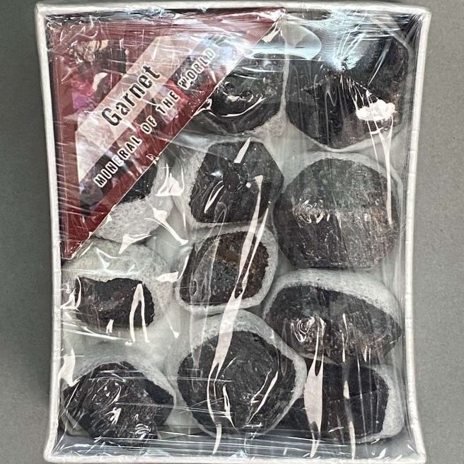 Garnet souvenir stone, assorted sizes (price per box), 9x8 cm+