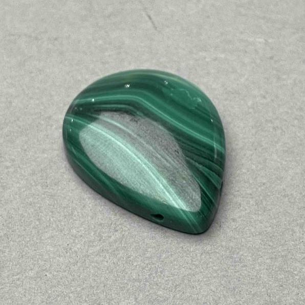 Malachite pendant teardrop 30x22mm +- side hole