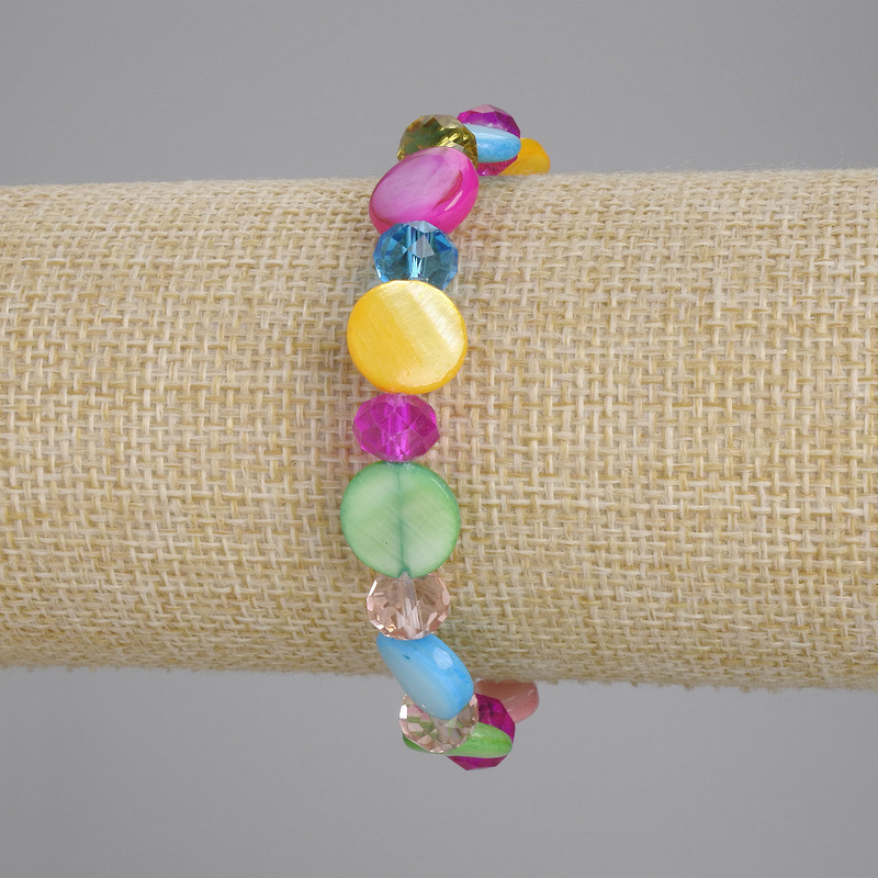 Bracelet Mother-of-pearl coin, diameter 11.5 mm+- Czech glass faceted rondelle 8x6 mm+- length 18 cm+- stretch